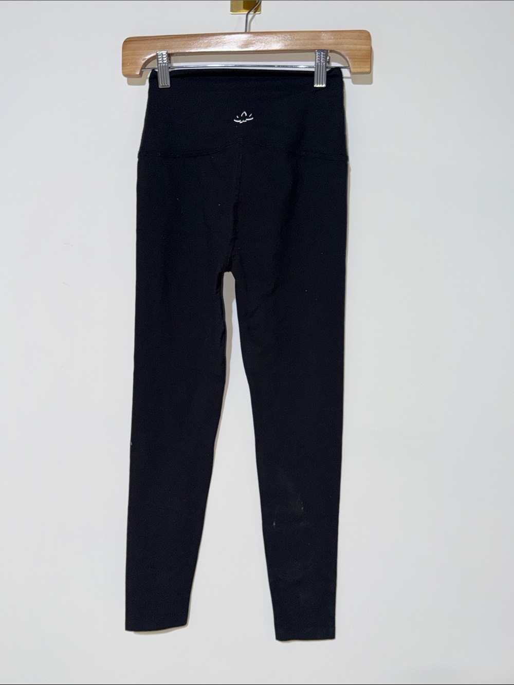 Beyond Yoga Black Leggings with Subtle Logo size small